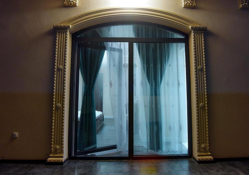 Hotel Imperium Botiz ภายนอก รูปภาพ