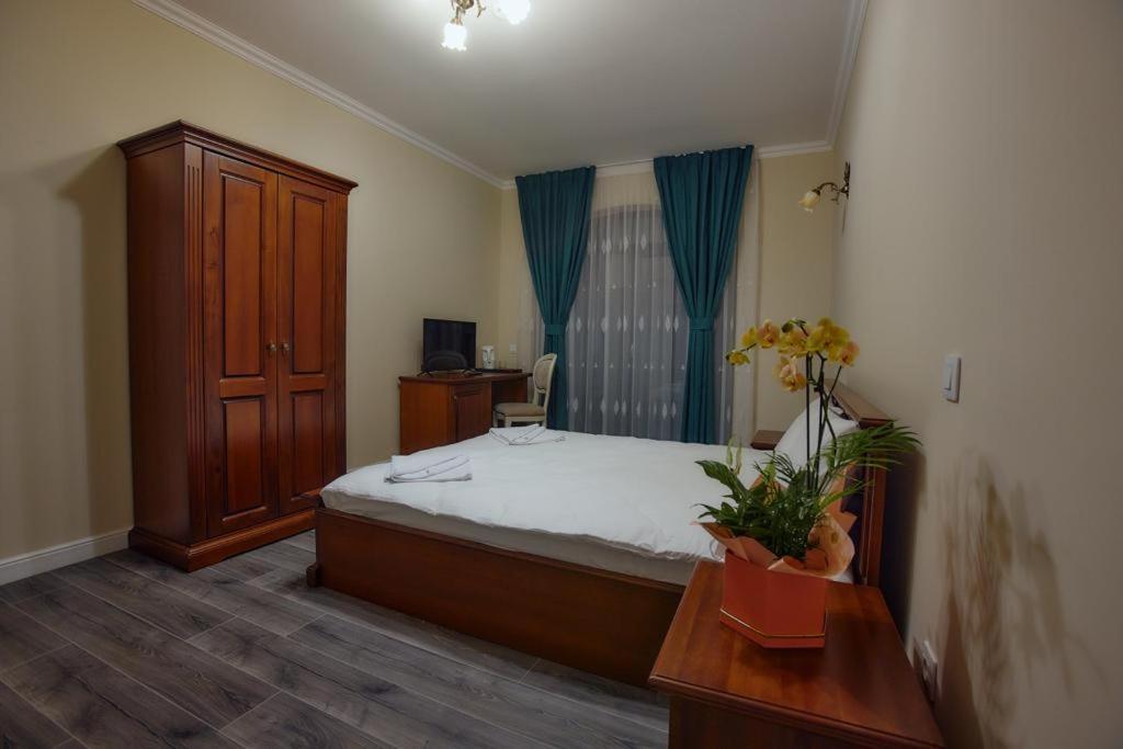 Hotel Imperium Botiz ภายนอก รูปภาพ